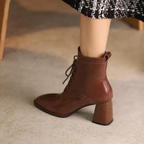 This year with the new darling ~ ruthless texture special @ high-heeled thick-heeled Martin boots female pointed front lace-up boots