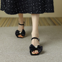 Trendy fresh step ~ The whole version is knockin like @ Summer sandals women high heel and butterfly knot decorations