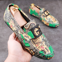 2022 new green bean-bean shoe mens genuine leather soft-bottom driving shoe printed tide cards with higher spirits and small boys shoes