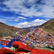 8 31 Into Tibet can wait for another shot of Tibet Holy Mountain Holy Lake on behalf of hanging prayer flags for peace and fortune blessing the wind and horse flag on 100 faces