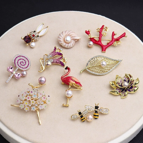 Брошь ручной работы из жемчуга на лацкан, аксессуар, в корейском стиле