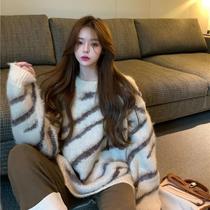 Retro loose zebra stripes loose wear sweater women 2021 autumn winter trend foreign style retro knitted top tide