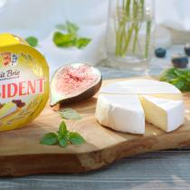 PRESIDENT Petit Brie French PRESIDENT Brie original cheese white mold cheese 125g