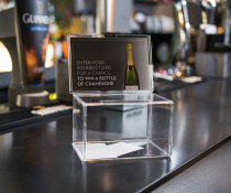 Desktop creative business card box transparent plastic business card collection box business exhibition please give business card box without lock