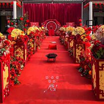 Chinese wedding arrangement stage props palace lantern wedding stage ornaments Chinese style can be split plum blossom square column