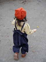 Tube brother kids 2021 autumn new girl cotton wash exquisite strap jeans Joker knit top