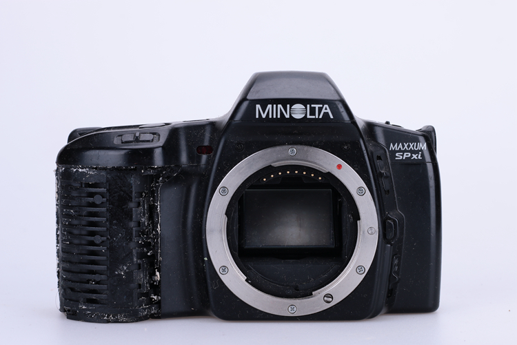 The Magnum SPxi 135 film accessory is fitted with a body