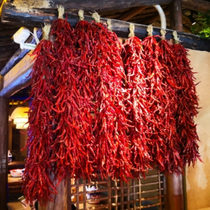 Two Jingtiao real chili skewers hand pendant sea pepper decoration shop wall diy hanging New year garlic skewers