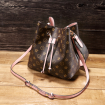 Hong Kong Bag Womens 2020 New Fashion Joker Contrast Single Shoulder Shoulder Shoulder Portable Print Bucket Bag Pet Bag