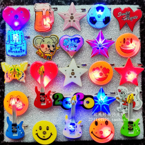 Cartoon brooch luminous badge decorative expression flashing light love badge Smiley face gift props Childrens flash toys