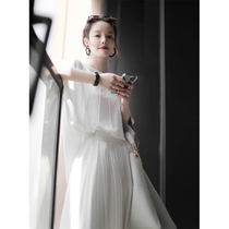 2021 new summer cold style womens high sense suit light mature Imperial sister style French white dress skirt