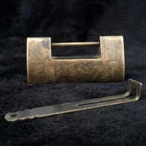 Republic of China antique carved fish pattern old copper lock collection Antique copper lock pendant Retro household wooden box Ancient lock antique