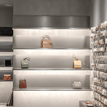 Stainless steel clothing store display rack silver display rack wall rack shoe bag clothing hat boutique window rack