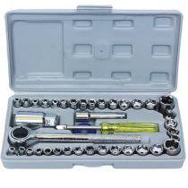Wuling Rongguang V S small card journey repair car set car socket wrench auto repair tool kit