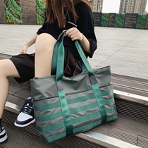 Travel Bag 2021 New Tide Women Out Fashion Short Trips Big Capacity Clothing Bags Mens Handbag