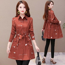 Winewear woman in the middle of 2022 Early spring new fashion small sub-temperament collection waist display slim print thin jacket