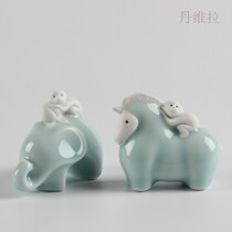 Immediately seal Hou ornaments ceramic seal Hou worship phase like crafts small ornaments office table decorations feng shui furnishings