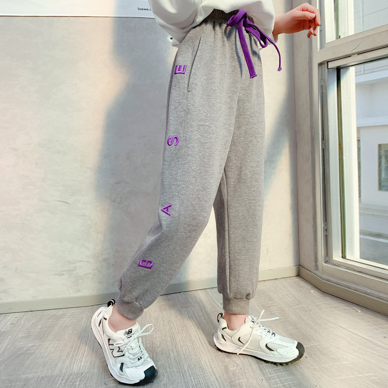 Girls outside wearing spring 2021 new baby childrens sports knitted lace casual pants Korean version of long guard pants