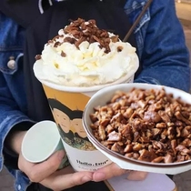 Tea Yan Tongchan Yan Lan snow top sprinkle bacon fruit milk tea baking special cream nuts