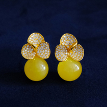 Natural beeswax earrings earrings female sterling silver short flower earrings high-end temperament retro autumn and winter fashion earrings