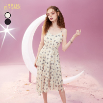 Leprechaun pocket floral suspender dress womens 2022 summer new French V-neck waist show lean temperament skirt