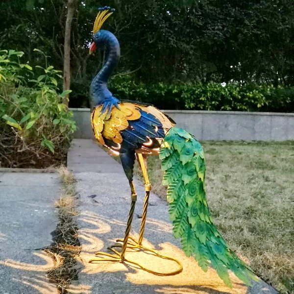 На открытом воздухе декоративный кофе зал тропический творческий железо животное сад пейзаж этаж украшение солнечной энергии продольный мазок павлин