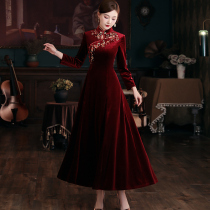 Mother-in-law wedding mother dress velvet embroidered Cheongsam dress young mother-in-law wedding banquet noble dress autumn and winter