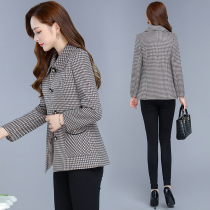 This years popular Plaid Jacket Womens 40-year-old mother wears a temperament Joker skinny shirt 2021 Spring and Autumn New