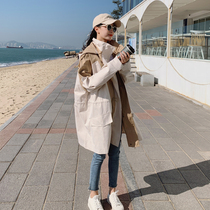  Pregnant womens autumn coat 2021 new Korean version of the tide mother medium-length large size windbreaker loose western style coat in the late stages of pregnancy