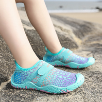 New childrens beach sandals non-slip soft bottom water-related shoes Childrens cutting swimming shoes snorkeling shoes outdoor traceability shoes