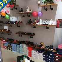 Shoe Store Display Rack Retro Solid Wood Wall Bay Commercial Bunk for sale Shoe Bags container length 11-degree 20c