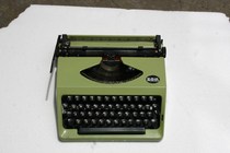 HERO HERO110 mechanical English retro typewriter collection can type