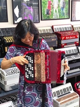 Beijing imported accordion store 20th anniversary celebration Italian Sobrani brand 60 Bass Bayan accordion