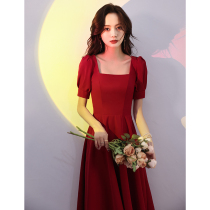 Toast with a simple atmosphere to wear a dress red dress Red dress Red dress Womens summer when the toast is small.