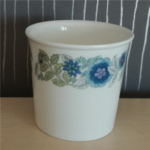 United Kingdom Wedgwood Wedgwood Clementine Flower Vat (with minor injuries)