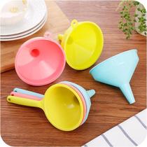 Colorful multi-purpose plastic funnel large long handle small household kitchen soy sauce wine oil pot liquid dispensing tool