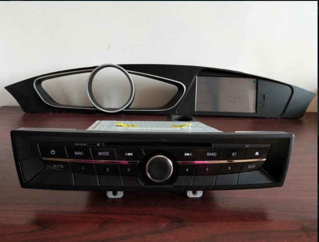 Rongwei 550 MG6 dedicated original car DVD navigation all-in-one dvd Android navigation split machine Bluetooth reversing