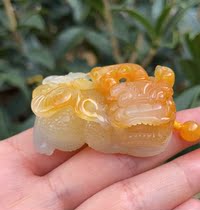 Yang Yujia natural yellow dragon jade ice water golden sand yin yang eye overlord pendant certificate New