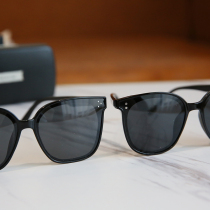 (Flower cat womens clothing) small face ~ anti-ultraviolet polarized sun glasses men and women sunglasses ins tide big face travel