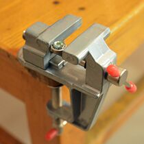 Vise small multifunctional home Universal Mini small table Tiger table tongs working table flat 360 degree vise