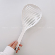 The big colander for fishing things is very good the household kitchen the noodles the dumplings the nylon large the high temperature resistance