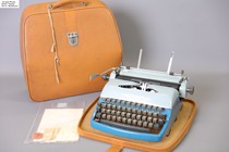 Domestic spot in the 1960s German Supermetall antique mechanical typewriter function intact