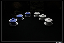 The hot sale of the single drink is very good. Two people can also cover the bowl of Kuanglu Oolong. Jingdezhen full-hand white glaze blue glaze