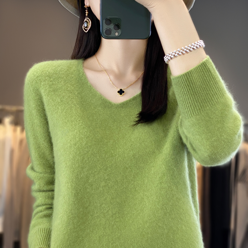 First line ready to wear pure cashmere sweater for women with V-neck knitted autumn and winter new solid color loose and versatile wool base sweater