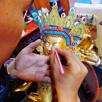 Buddhas color painted bronze Buddha statue pure gold non-relic teacher brushed gold open face to hide and recite details Please consult customer service