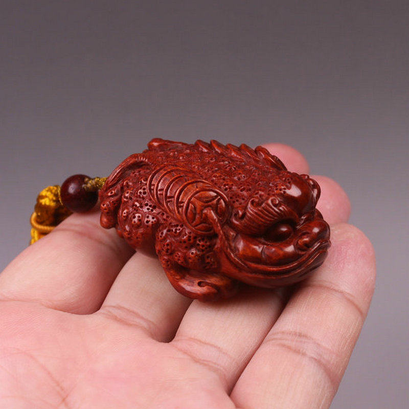 Small leaf purple sandalwood gold pendant redwood gold to play pieces solid wood carving pendant crafts