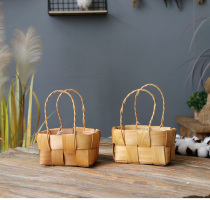 Mini wood chip portable small flower basket flower basket flower basket flower device home storage decoration gift basket shooting accessories
