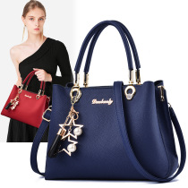 Lady middle-aged bag 2020 New temperament fashion mother atmospheric woman woman simple mother portable shoulder bag