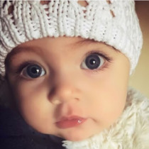 Australian big-eyed baby against the Sky eyelashes poster cute baby girl cute baby baby pictures pregnant women early education wall stickers