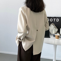 Back split button profile suit jacket womens spring and autumn small man shoulder shoulder pad design sense niche casual suit
